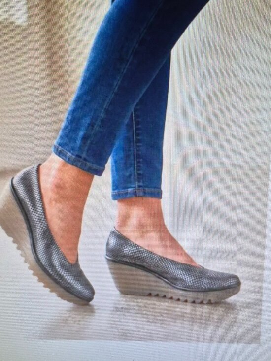 Fly London Shoes - FLY LONDON Yaz Wedge Ballet Shoe Metallic Snake Print Leather - Size 9